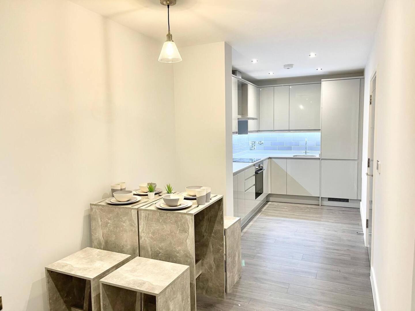 ستانمور D & D Luxury Apartments المظهر الخارجي الصورة