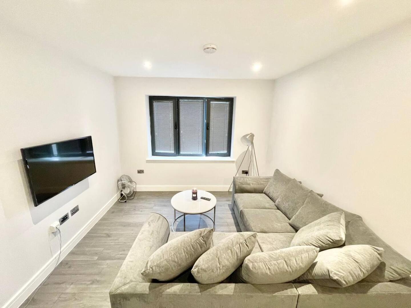 ستانمور D & D Luxury Apartments المظهر الخارجي الصورة