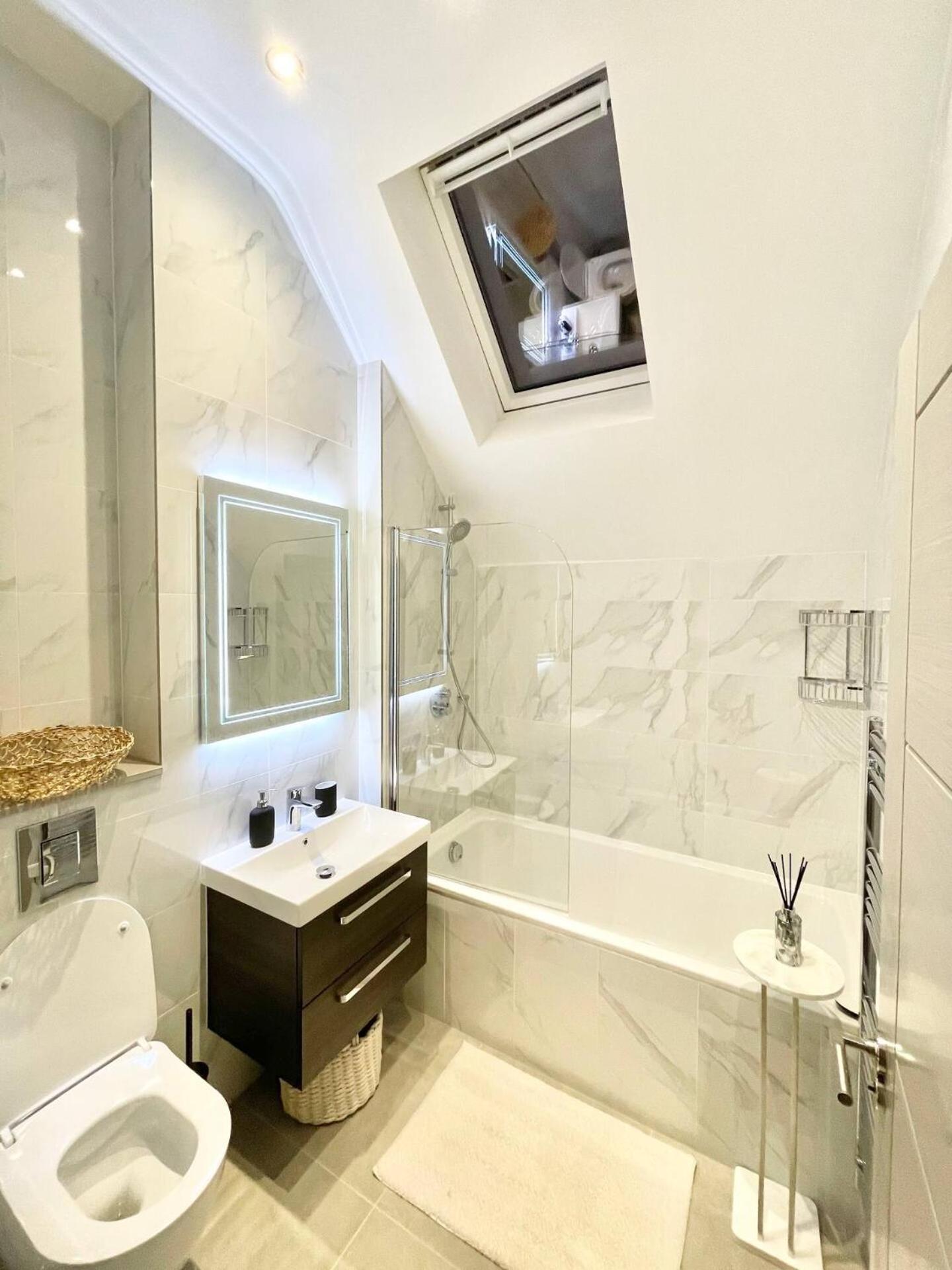 ستانمور D & D Luxury Apartments المظهر الخارجي الصورة