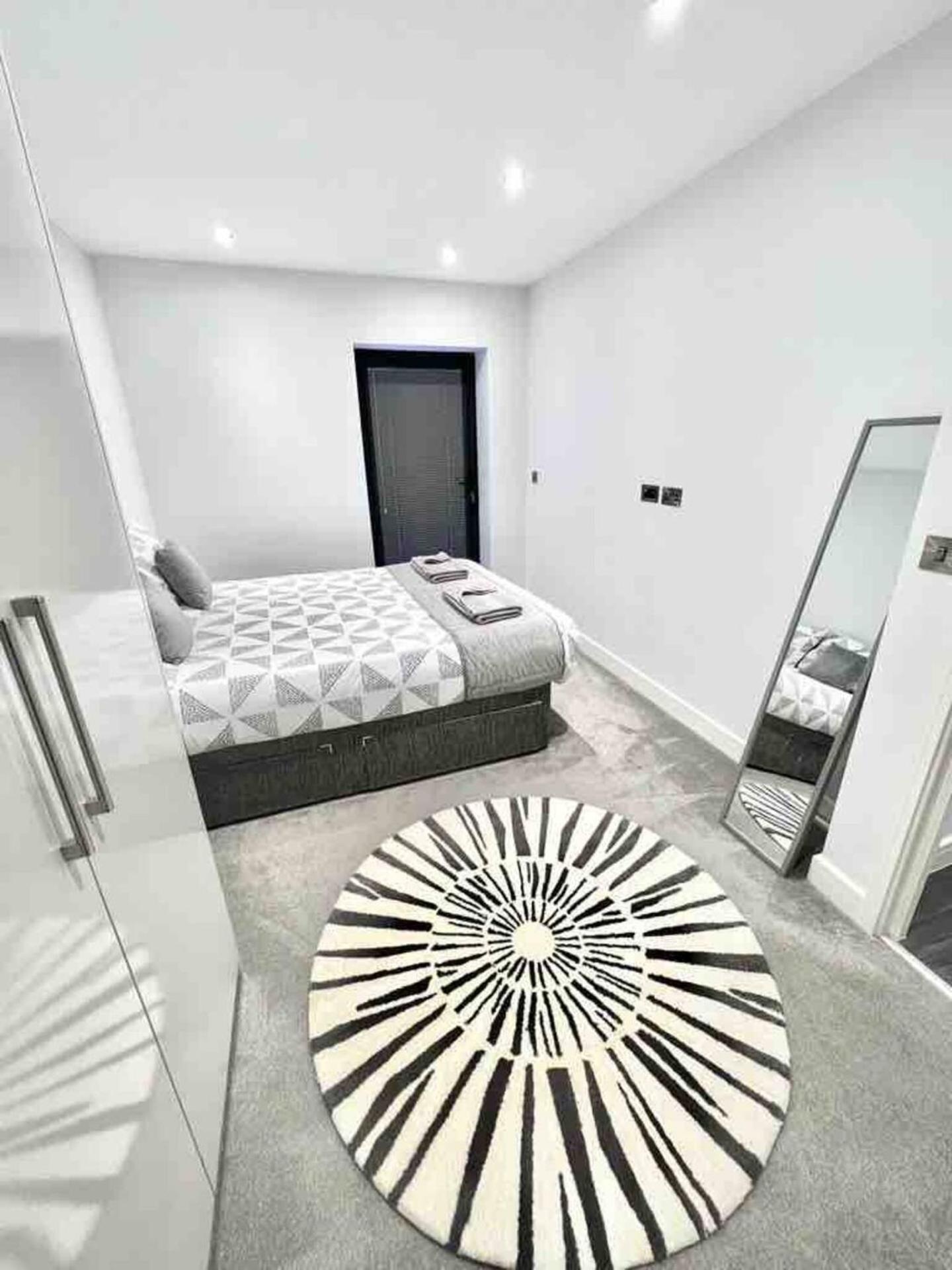 ستانمور D & D Luxury Apartments المظهر الخارجي الصورة
